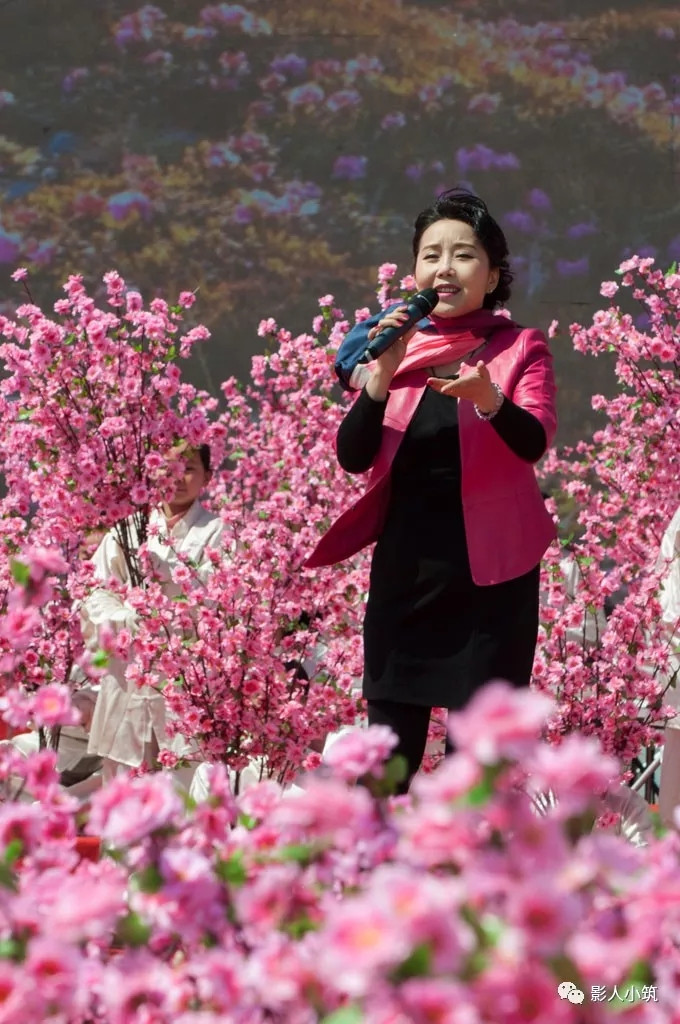 【安丘市】老年大学艺术团参加“桃花踏歌行”2018中国（安丘）桃花节开幕式