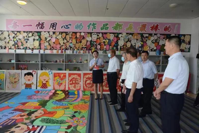 省关工委领导来潍调研关心下一代工作(图2)