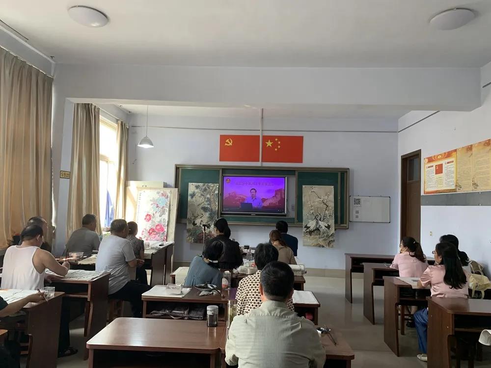 潍坊市组织离退休干部认真收看第9场全国离退休干部网上专题报告会(图1)